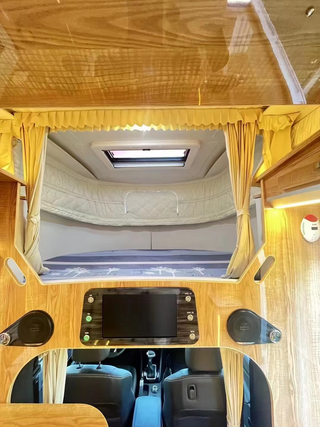 Isuzu 190 Hp Travel Trailer Motorhomes Seamless For Customer S Requirement