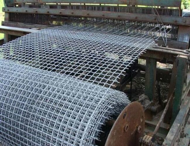 High Frequency Vibrating Screen Width 0.5-2.5m For Industrial Materials Screening