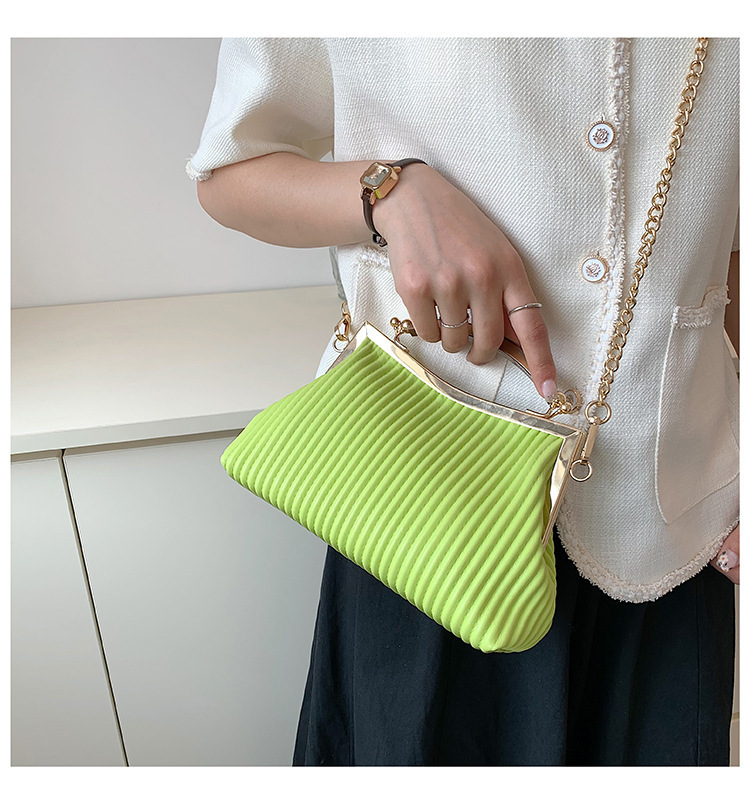 2023 Women's Shoulder Bag Simple Clip Handbag with Chain Strap and PU Leather Material
