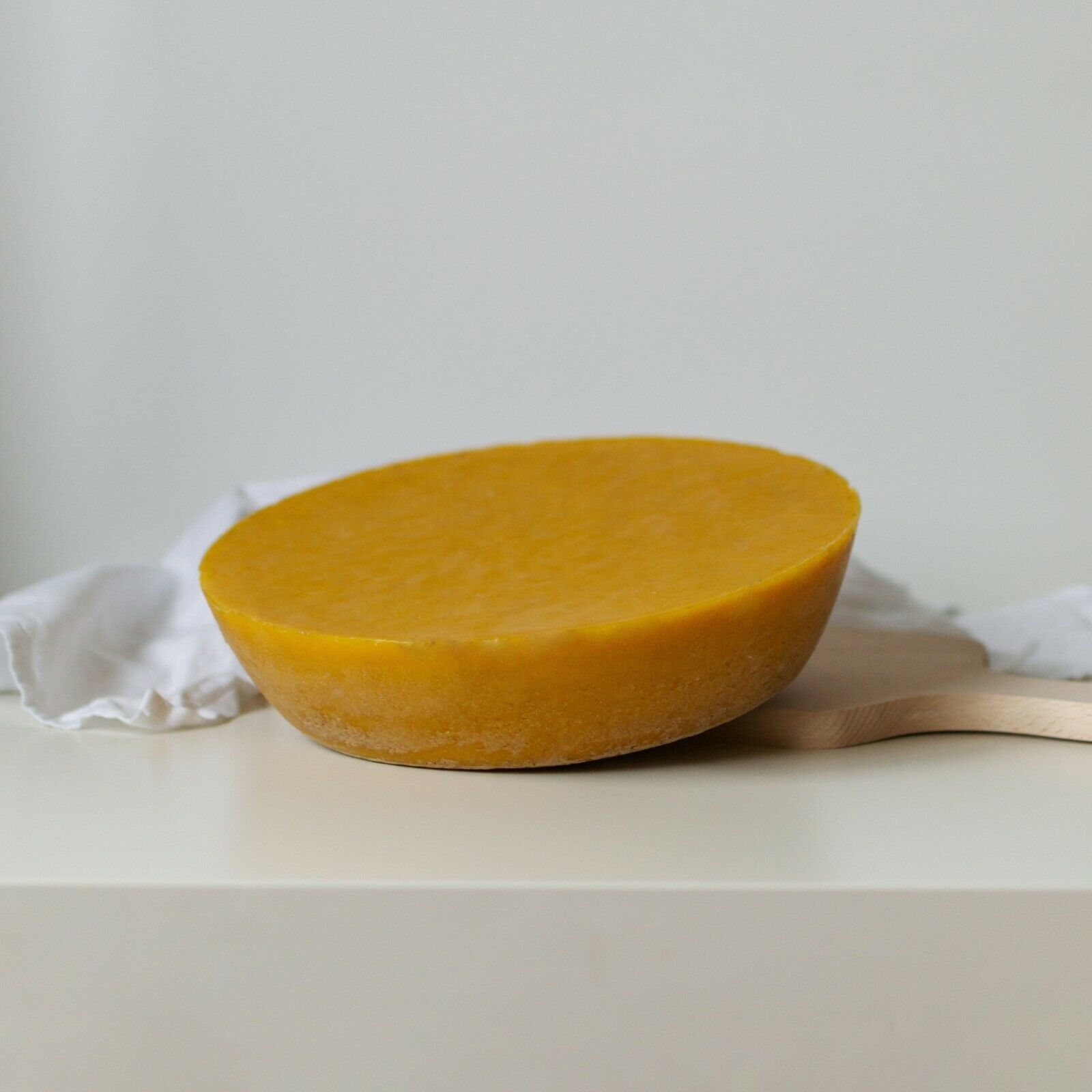 Beekeeping Yellow Organic Pure Natural Beeswax 100% pure Beeswax Block