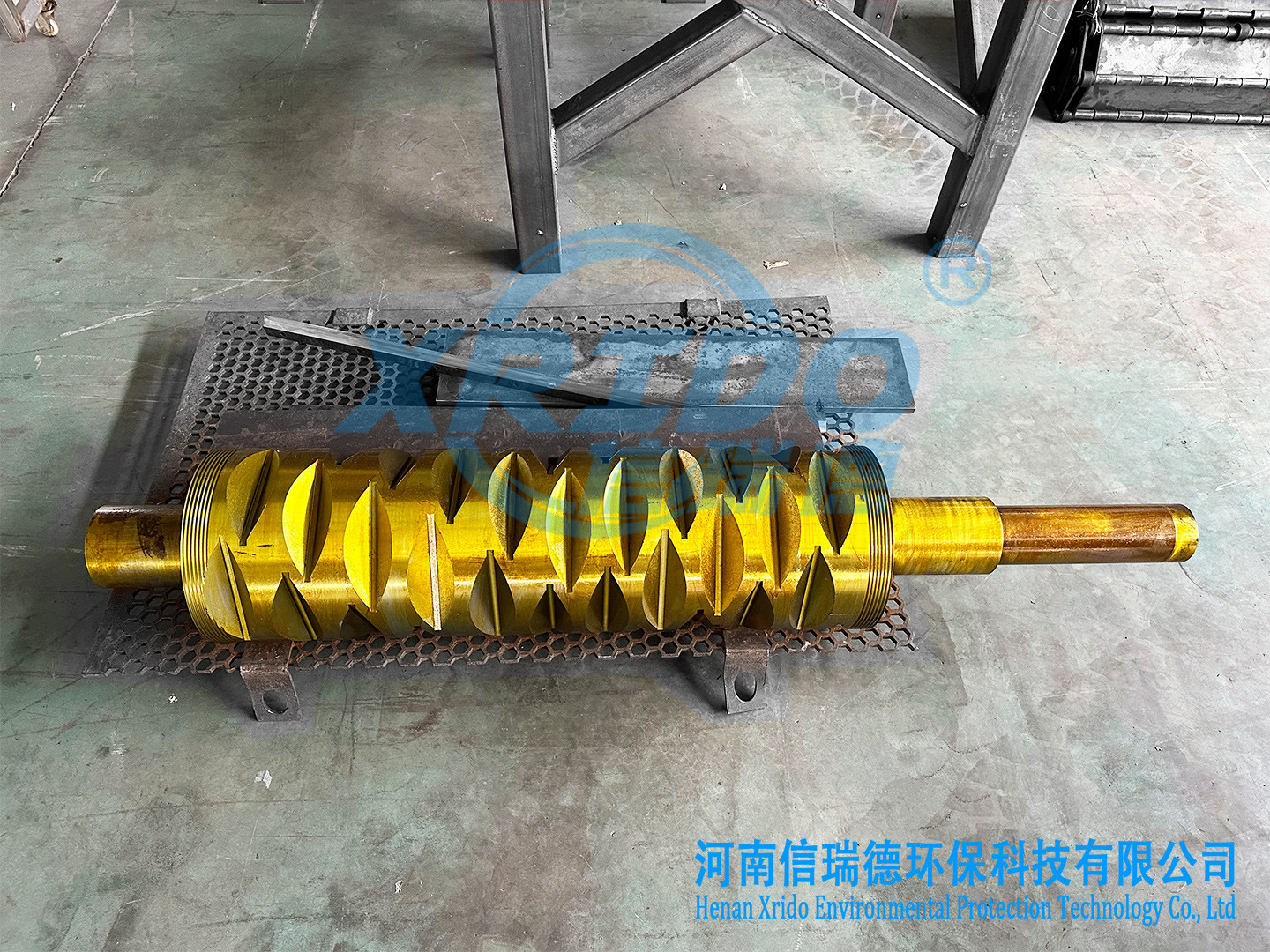 High Tire Shredder Capacity Single Shaft Tire Lumps Shredder Car Film Waste Tire Shredder Rubber Recycling Machine