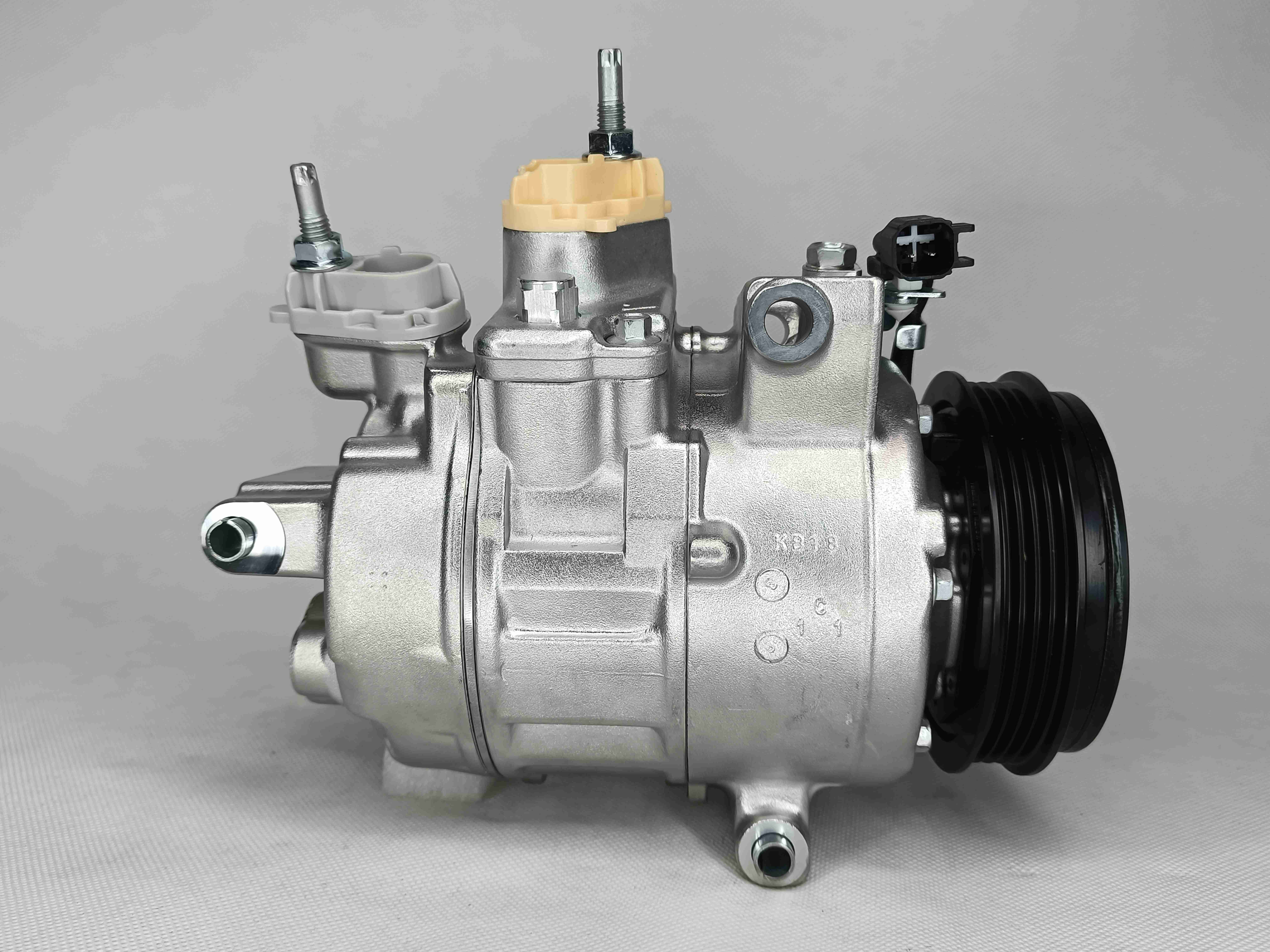 OEM DG9H19D629TA R134a Car AC Compressor For Ford Mondeo2.0