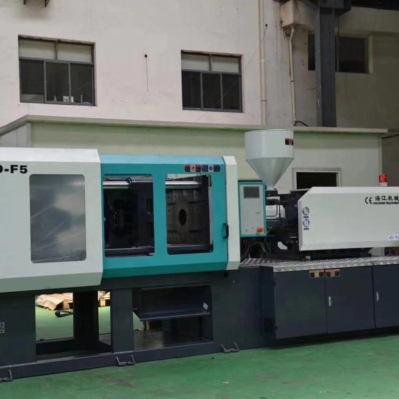 4 Heating Zones PVC Pipe Fitting Injection Molding Machine 310*310mm Space Between Tie Bars 3.5*1.5*1.8m Machine Dimension
