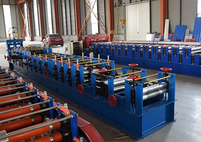 Automatic C Shape Purlin Roll Forming Machine Blue Color Galvanized Coil Material