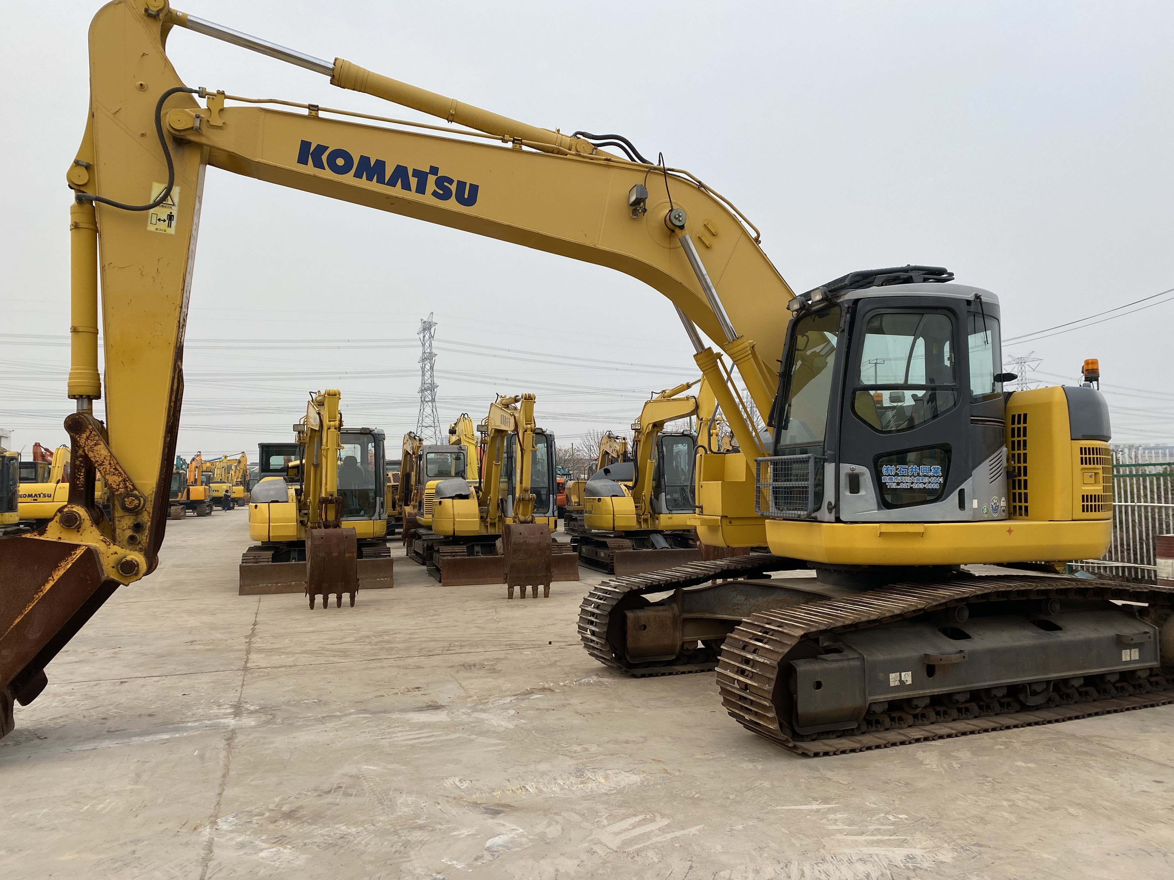 Crawler excavator Used komatsu PC228 / second-hand Japan engine PC 228