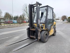 Quality 2nd Hand DP30 Lift Truck , Used Caterpillar CAT 3 Ton Forklift wholesale