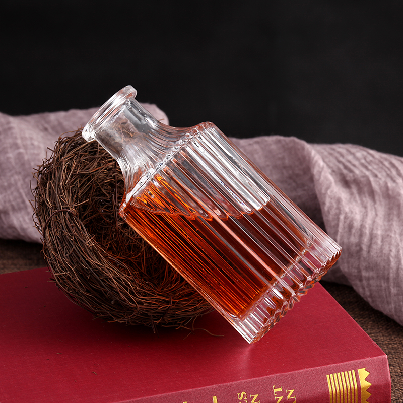 Healthy Lead-free Glass 750ml XO Brandy Bottle OEM/ODM Acceptable