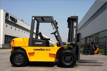 440Ah/5hrs Forklift Traction Battery , Lead Acid Forklift Battery 48V Screw Connection