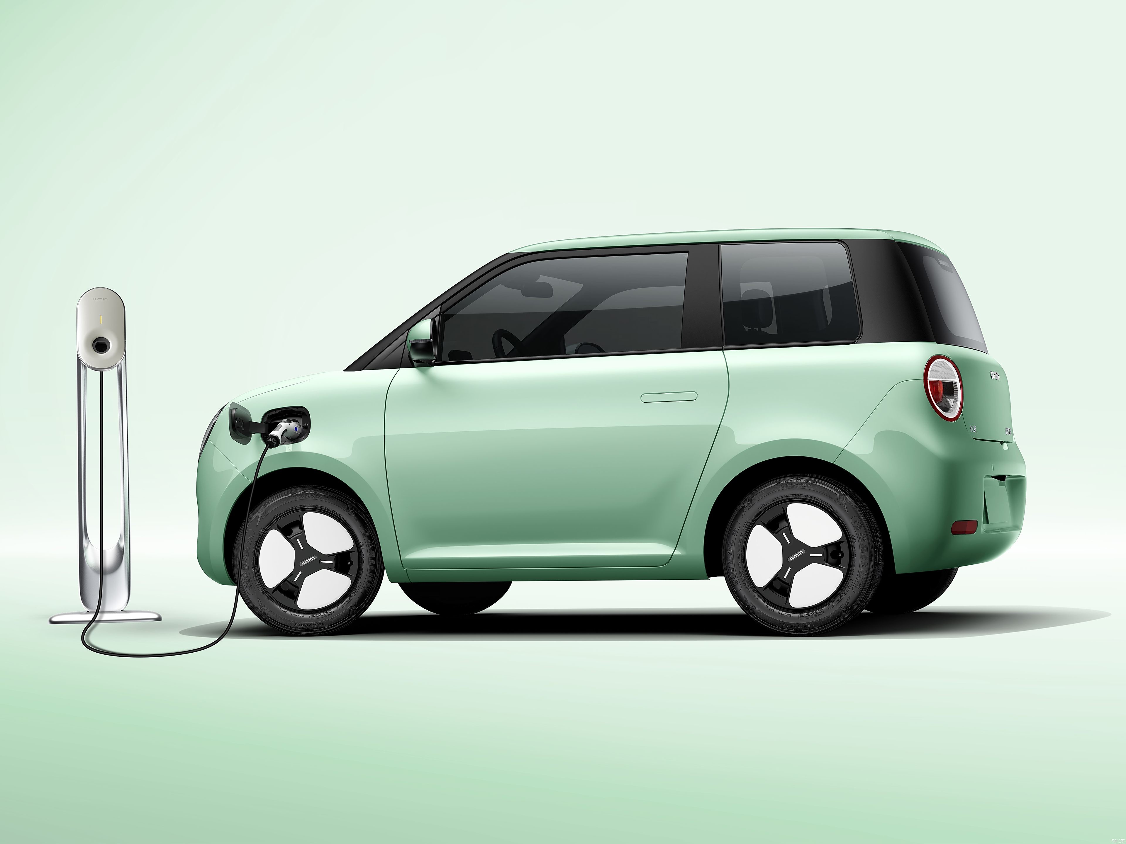 2024 Changan lumin, range 205km-301km. Small electric car for urban commuting. Supports fast charging and cheap