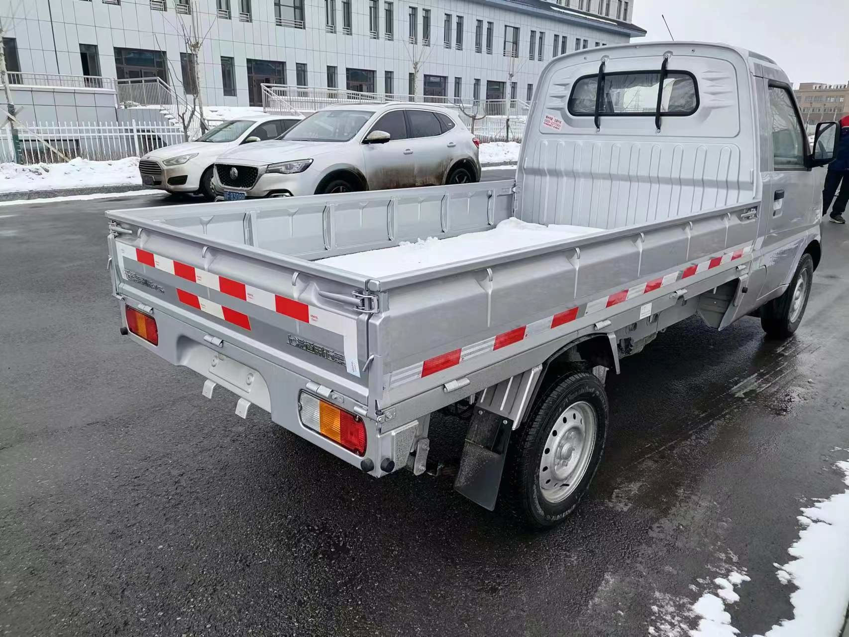 Flatbed Mini Cargo Truck Wuling Rongguang Small Cargo Truck 2 Seats Large Space