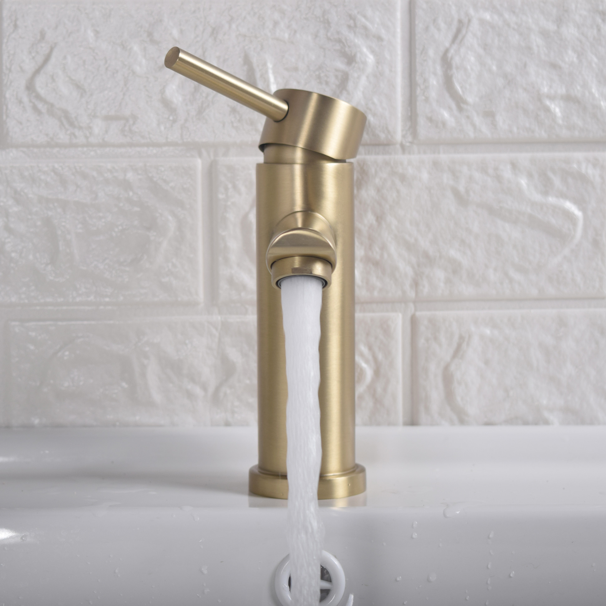 304 stainless steel CUPC Faucet 1.5 GPM Flow Rate Lead-Free Durable water channel bathroom mixer