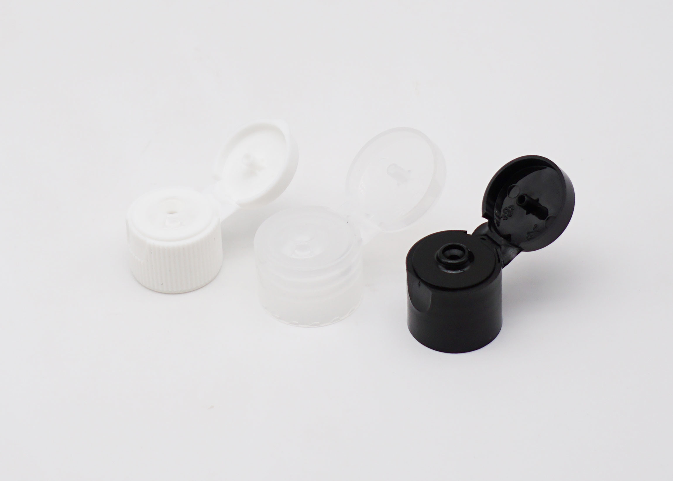 Smooth 18 / 410 PP Plastic Flip Top Dispensing Caps Eco Friendly