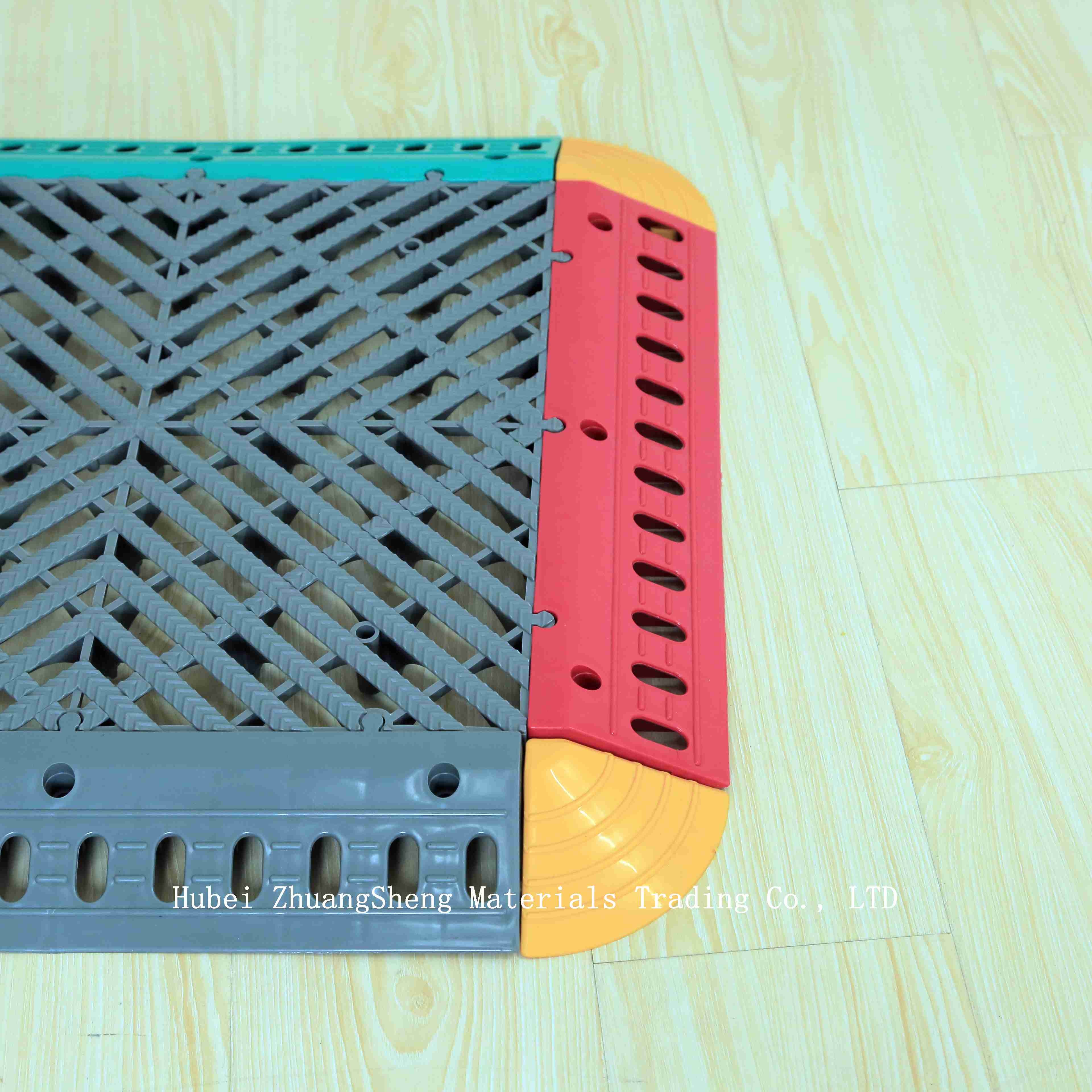 3.9mm Plastic Permeable Floor / Car Wash Grille Floor / Corrugated Plastic Floor Protection Sheets Board