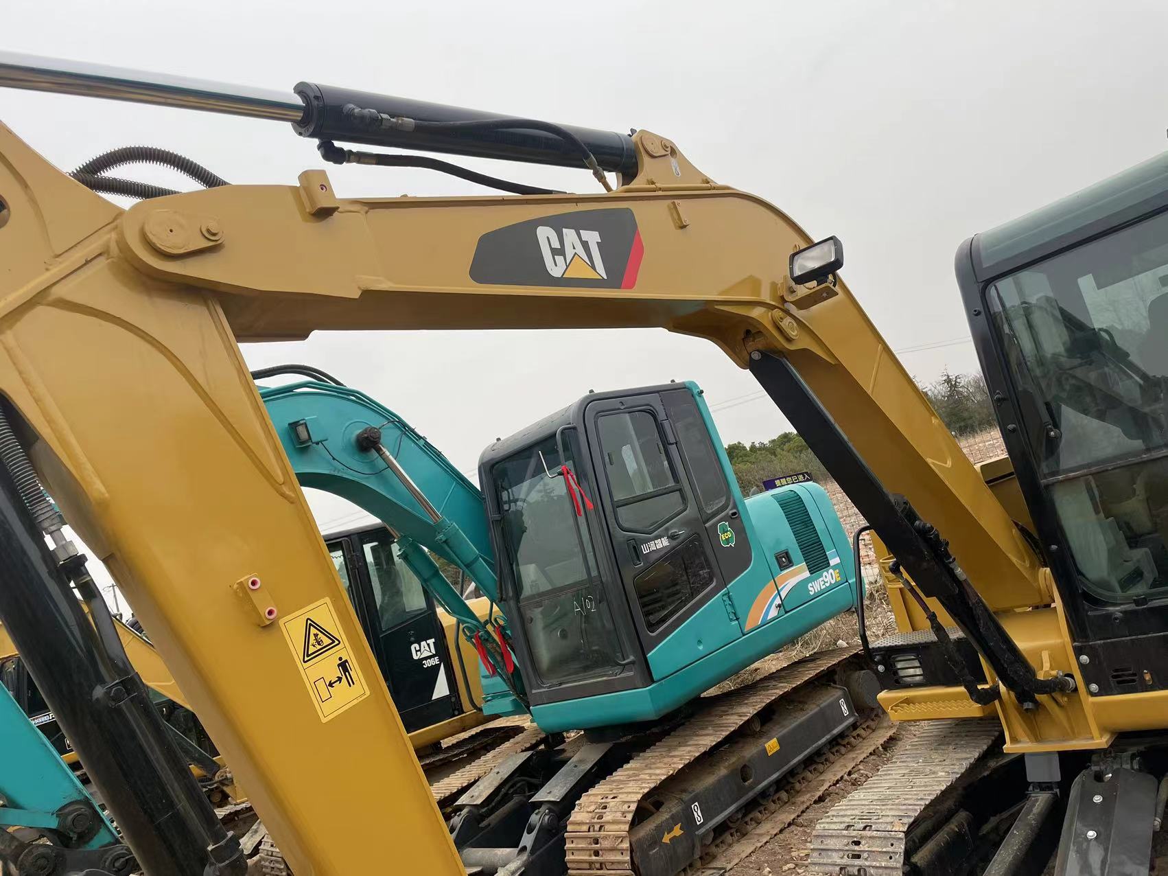 Used cat excavator CAT305.5 digger used machinery 5.5ton excav price cat excav used cat