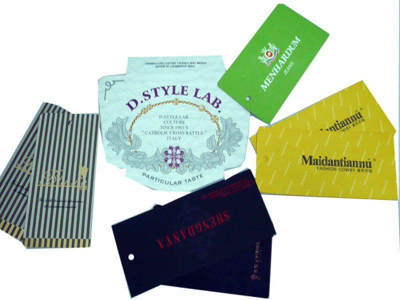 Matt Coated Personalized shape Hang Tags 8.5 cm x 4.5cm For Garments