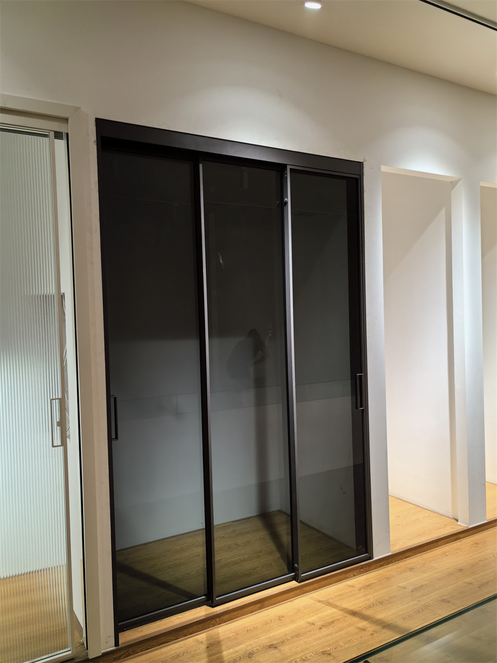 Simple Three-track Three-linkage Kitchen Sliding Door Balcony Partition Door Double-layer Tempered Glass Door