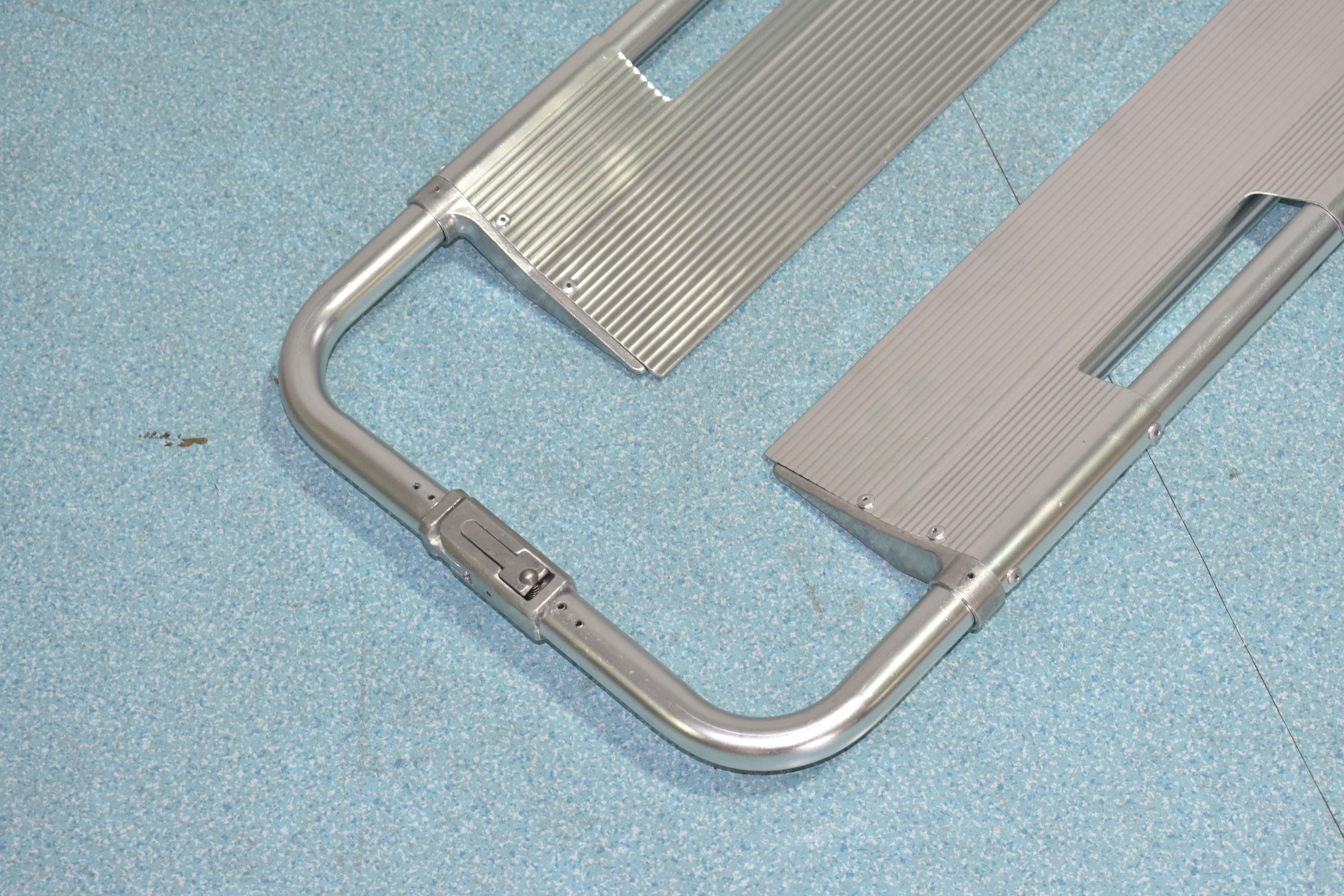 Anti Corrosion 159 Kg Folding Scoop Stretcher Bariatric Gurney Transportation