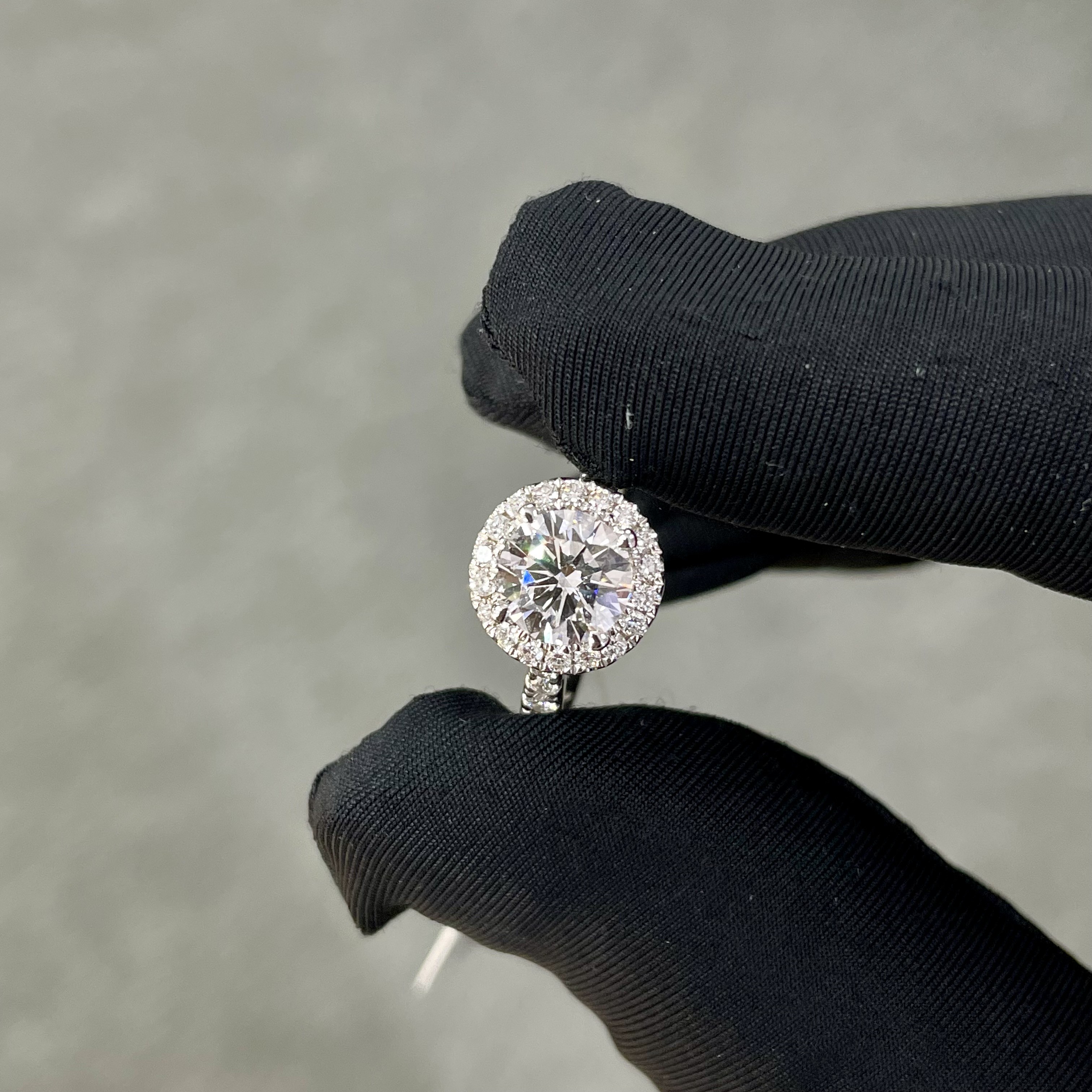 Lab Grown Diamond Rings CVD White Diamond Ring with 1.006ct DEF VVS Round Shape