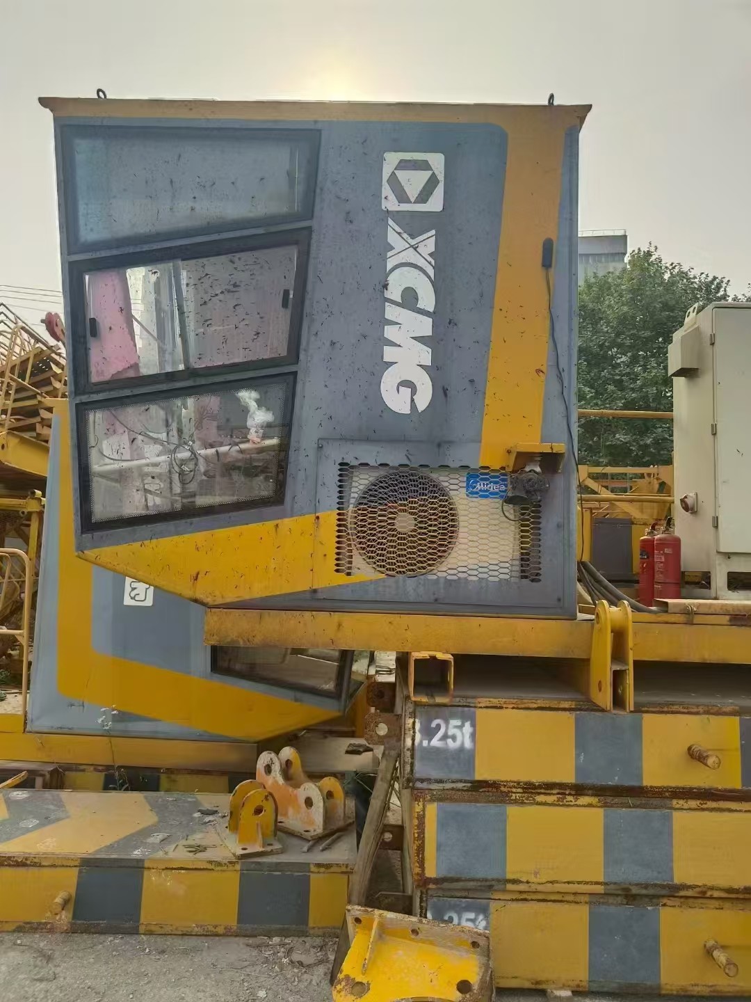 XCMG Tower Crane 6515-10 65m Maximum Lifting Height for Construction Sites in Yellow