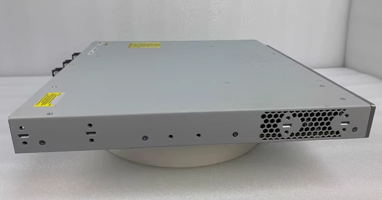Stock C9300-48U-A Original 48-Port UPOE Switch with Network Advantage Stackable Ethernet SNMP QoS POE Functionality