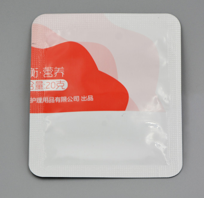 Hot !!! LC-220LS Servo Motor Customized Bag Shape 15ml Massage Oil Face Cream Bags Automatic Vffs Packaging Machine