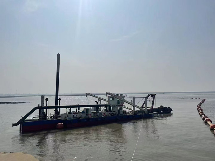 18inch Model Customizable Sand Mining Dredge 50kw For Your Sand Extraction Needs