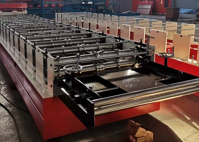 Galvanized Coil 0.8mm Trapezoidal Roll Forming Machine 4m/Min