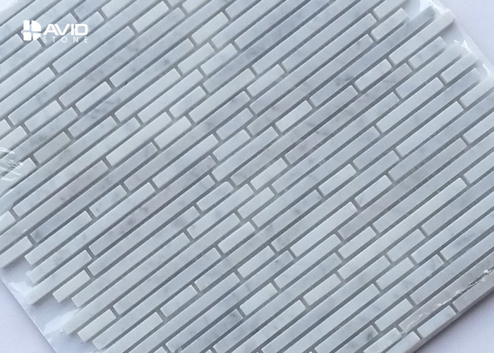 Small Strips Carrara Marble Mosaic Tile Sheets , 170pcs Mosaic Style Floor Tiles