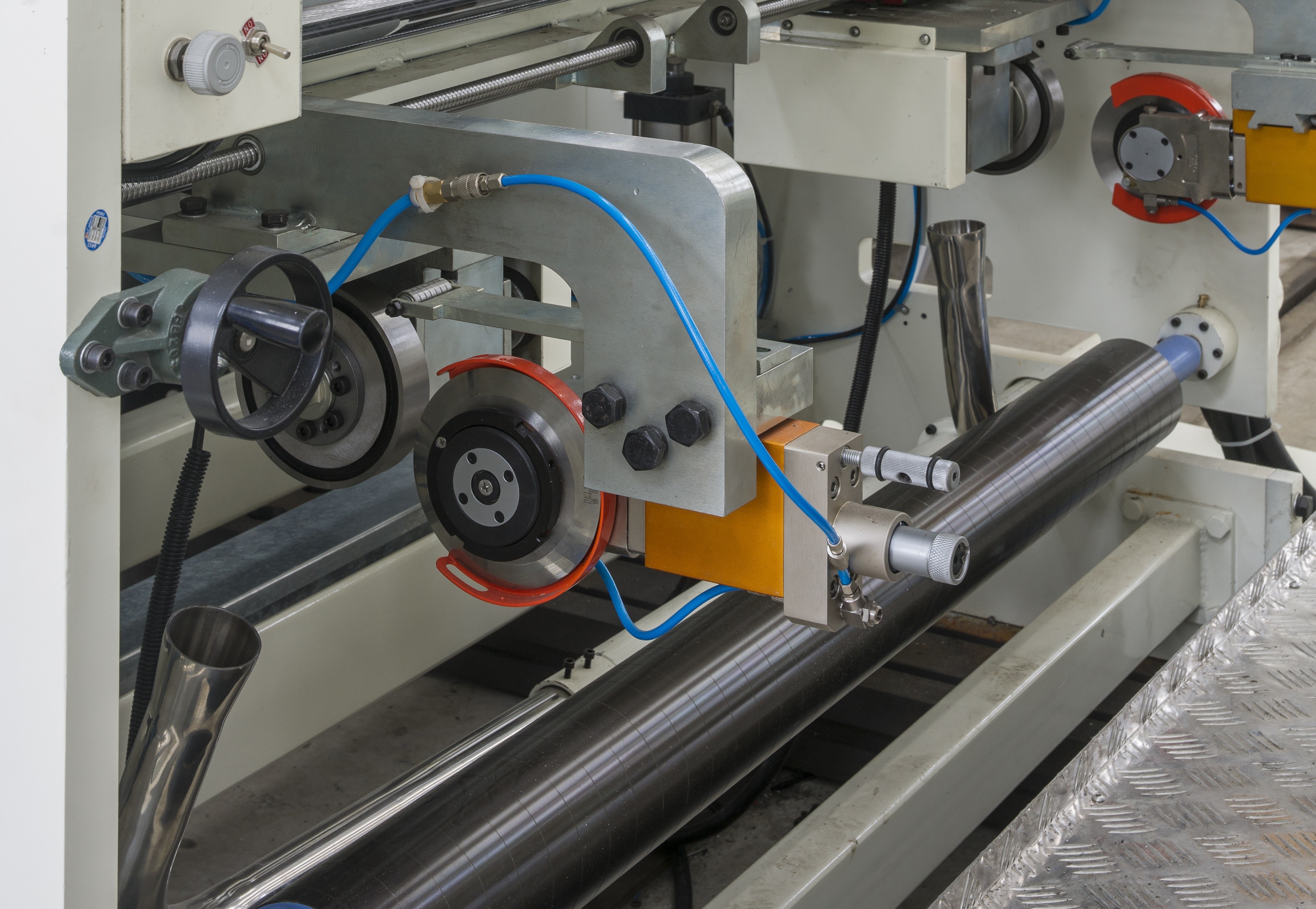 Smooth Operation Lamination Energy Saving And Space Saving With Pretreat Device And Bead Cutter Devices