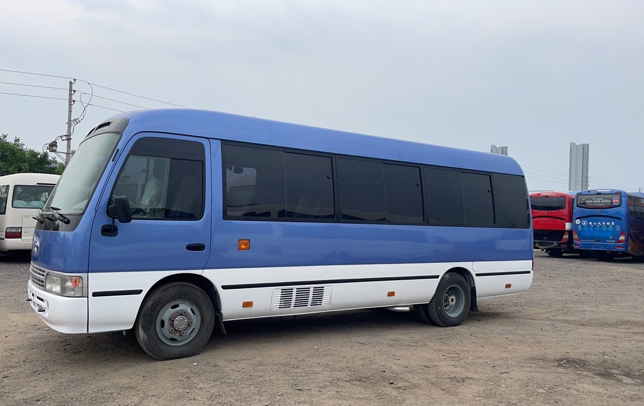 Deisel Fuel Tourist Luxury Bus 25 Seater 30 Seater Used Toyo Ta Coaster Mini Bus