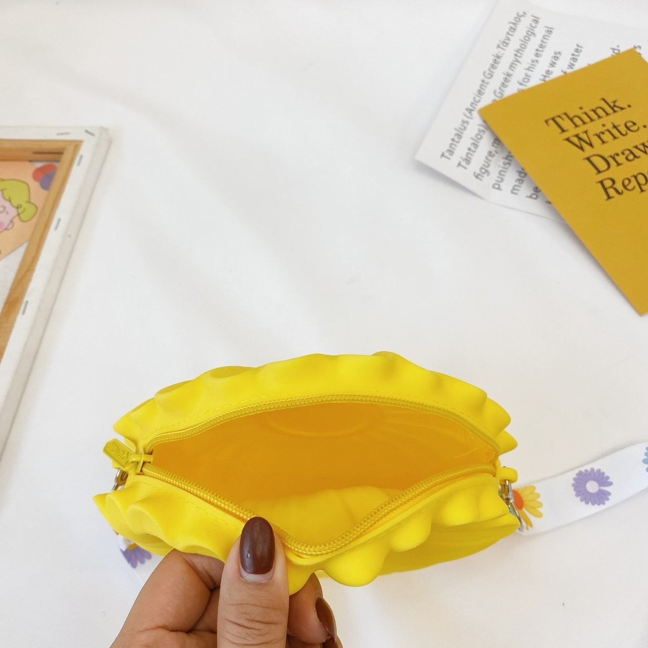 Durable 110g BPA Free Silicone Pencil Box For Stationery And Makeup