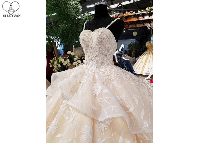 Sling Ladies Bridal Gown / Backless Sweetheart Bridal Gowns Heavy Beaded Flowers