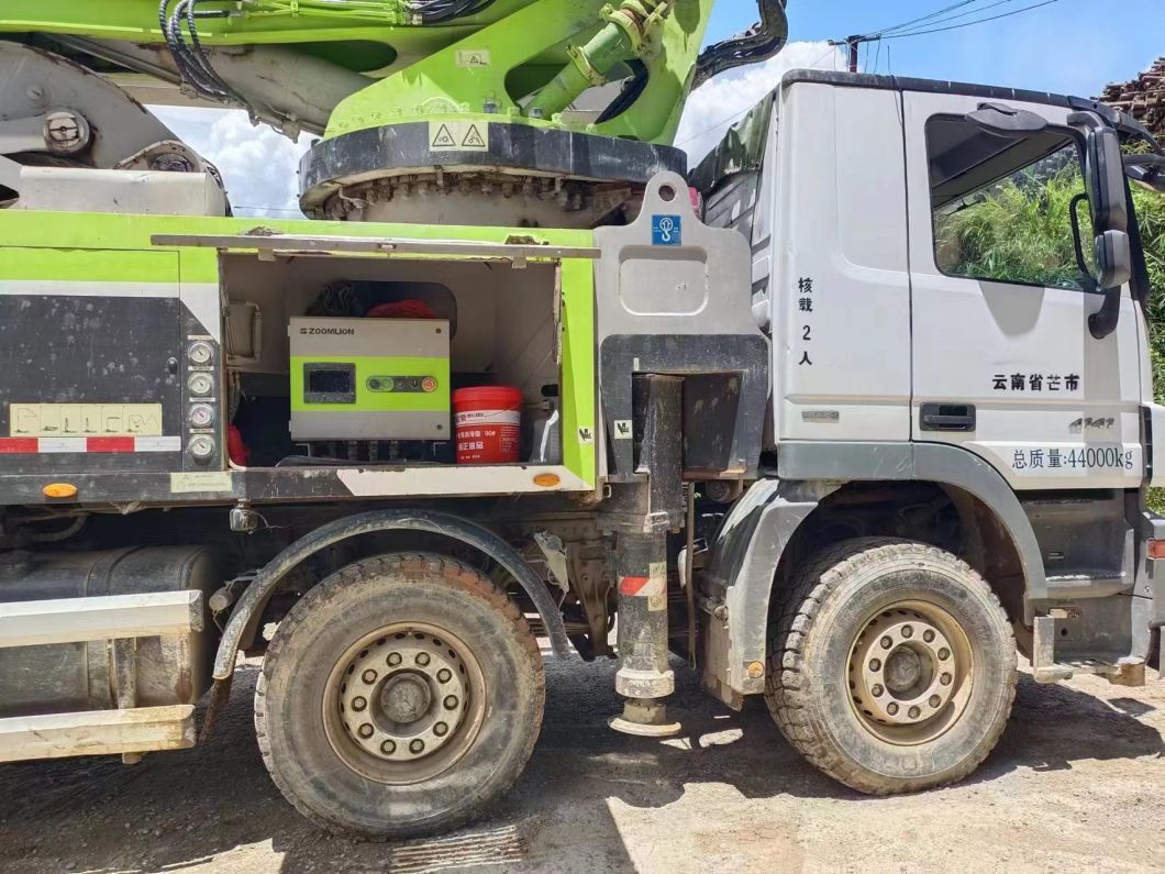 56m Zoomlion Construction Machinery Concrete Equipment Concrete Placing Boom Beton Pumping Used Truck Mounted Concrete Pump Benz Chassis