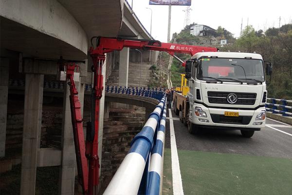 18m Platform 8x4 Bucket Bridge Inspection Truck With 21.7m Max. Under Bridge
