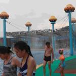 Mushroom Group Spray Park Equipment , Customized Fiberglass Water Slide for