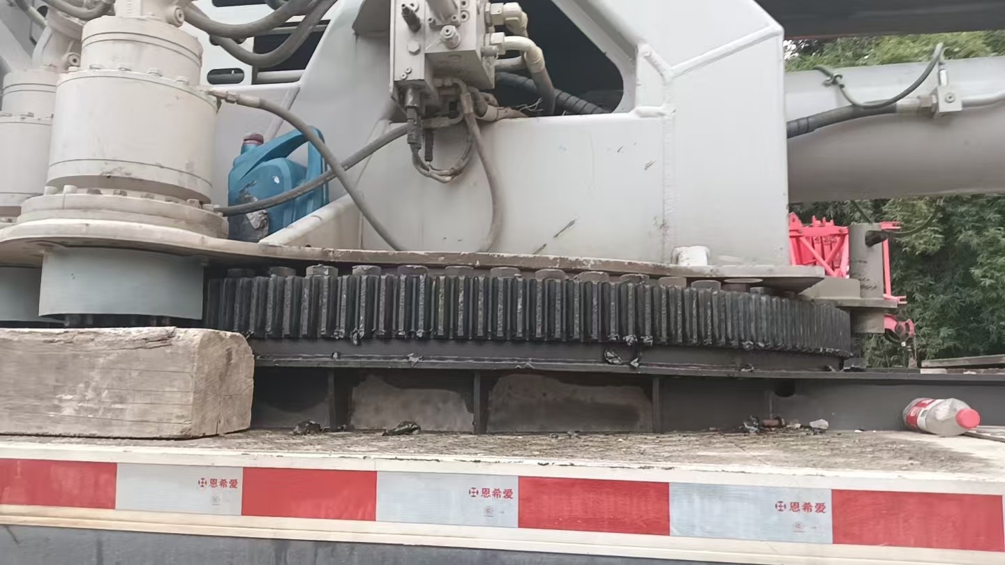FIve-Arm Crane Jib ZTC950E5 2021 Years Zoomlion Mobile Crane 95tons for Heavy-Duty Construction Projects