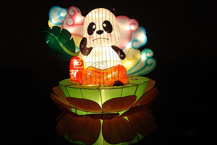 Colorized Fabric Chinese Lanterns 110V / 220V Powered With Cute Panda Design