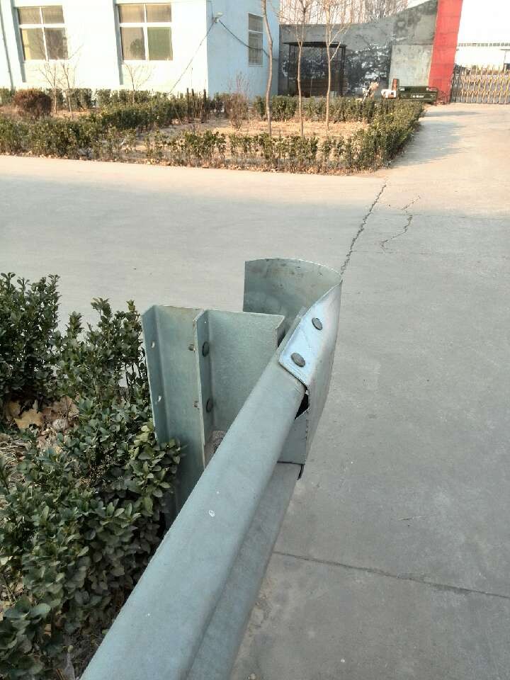 Hot-Dip Galvanized Steel Highway Guardrail Spacer With W-Beam Anti-Corrosion