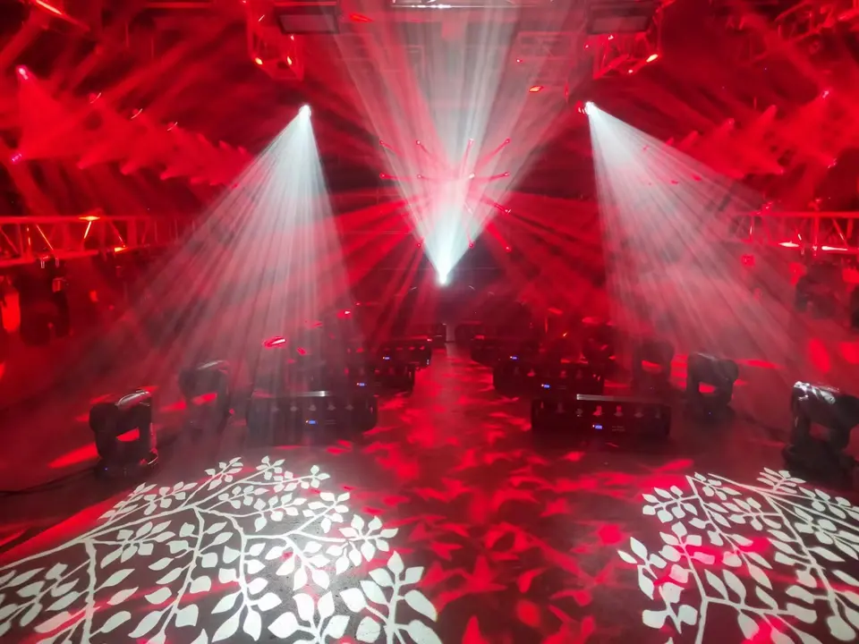 1- 200W/250W 4 Eye COB Face Light For Stage Show Video Studio 60000 Hours Working Time
