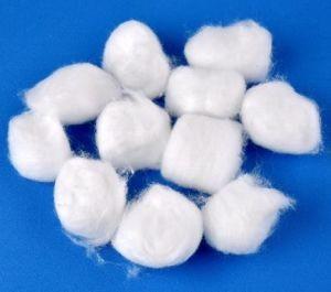 Quality Medium Medical Cotton Balls Disposable Eco Friendly Bleached White For Hospital wholesale