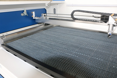 Taiwan Guide Rail & Stepper Motor Stable Engraving Performance 300X500mm 40-50W CO2 Laser Engraver&Cutter
