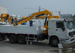 Quality 5T Safety Knuckle Boom Truck Crane For Mining Industry wholesale