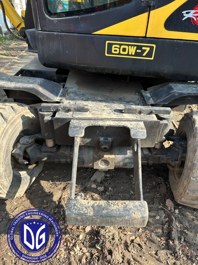 Hyundai Used Wheel Excavator 60w-7,6Ton Hyndraulic Small Excavator, 10 Units Available Now