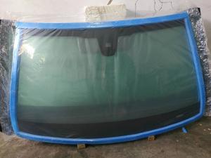 Quality Benz S W221 W222 W223 Car Front Windshield Glass Laminated Toyota Hiace Windshield wholesale