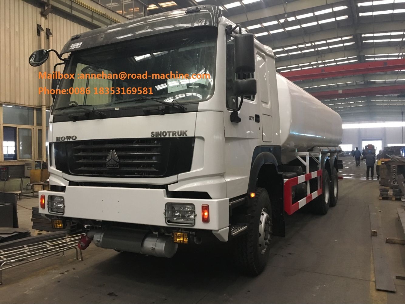 Sinotruk ISO CCC Liquid Tanker Truck , Water Truck Tanks Green Water Carrying 15 - 25CBM