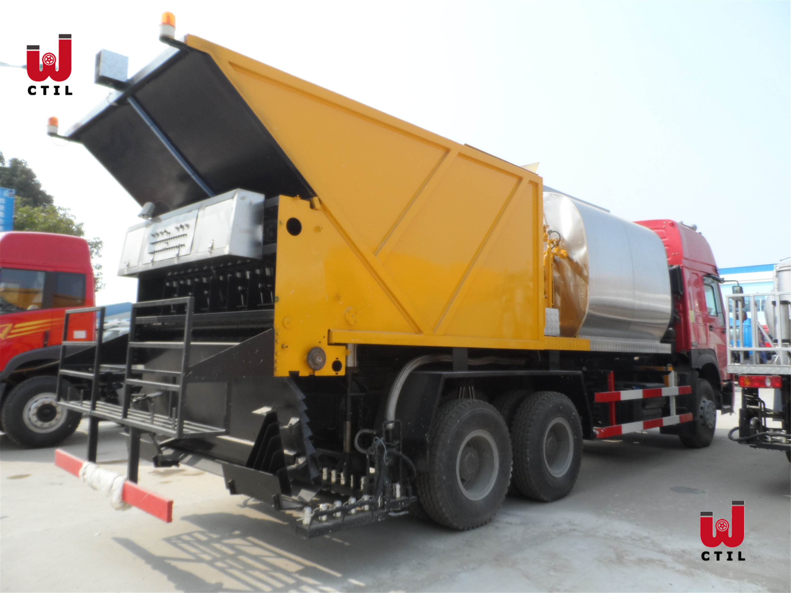 Euro 4 Asphalt Distributor Truck 18t Road Construction Truck