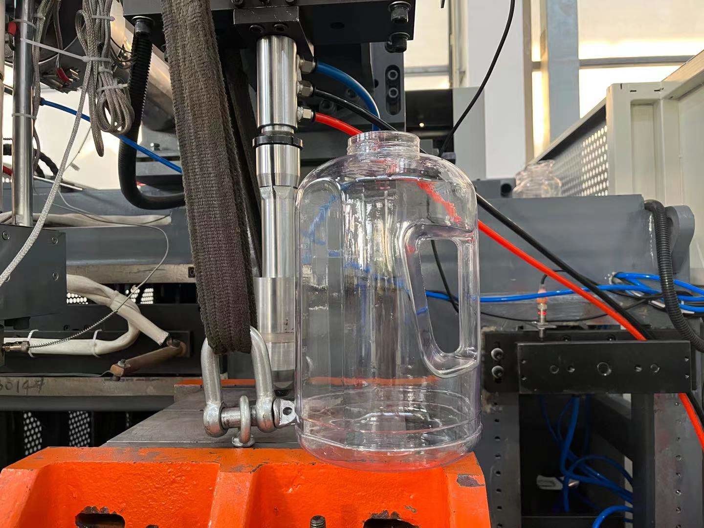 Large Capacity Extrusion Blow Molding Machine PETG Kettle Plastic Jerry Can Bottle Container