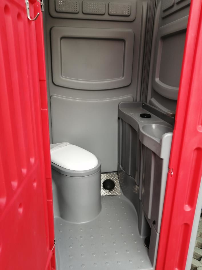 Chemical HDPE Portable Toilet Plastic Mobile With Water Tank Rental In Park