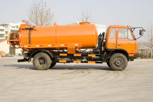 266 Hp Sewage Suction Trucks 6 Wheels Waste Disposal Truck Orange Tank Body 3