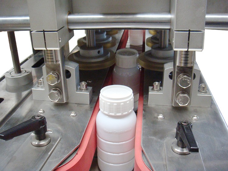 Durable Bottle Capping Machine Stainless Steel Pneumatic Bottle Capper
